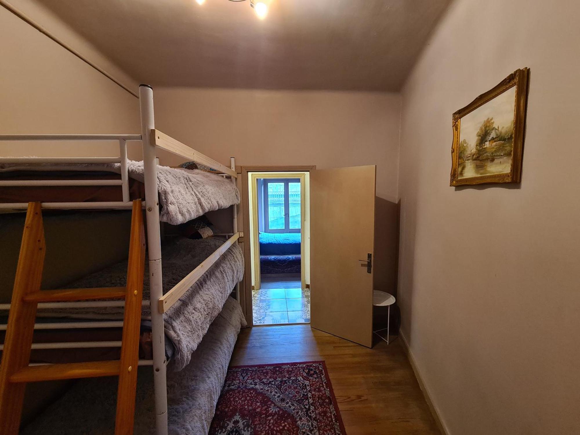Spacious Luxury 2 Bed Apartment *