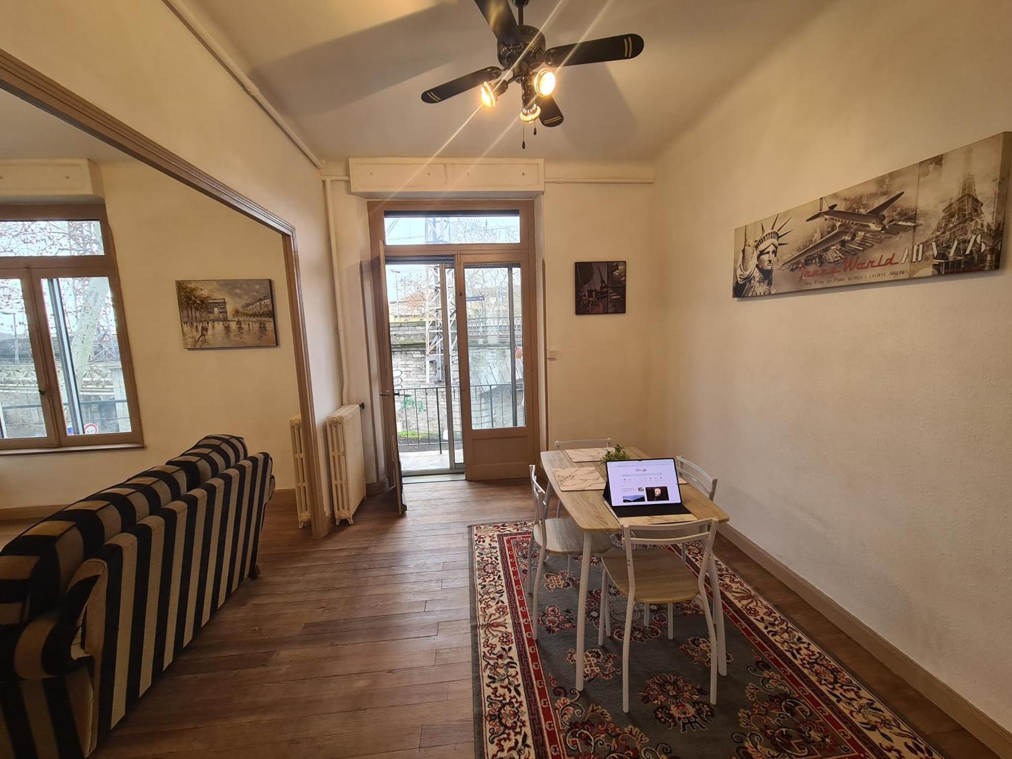 Spacious Luxury 2 Bed Apartment *
